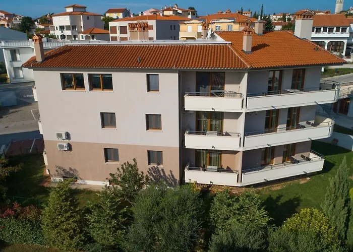 Apartment Oliva Premantura