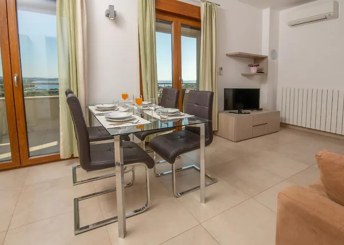 Oliva Apartman Premantura