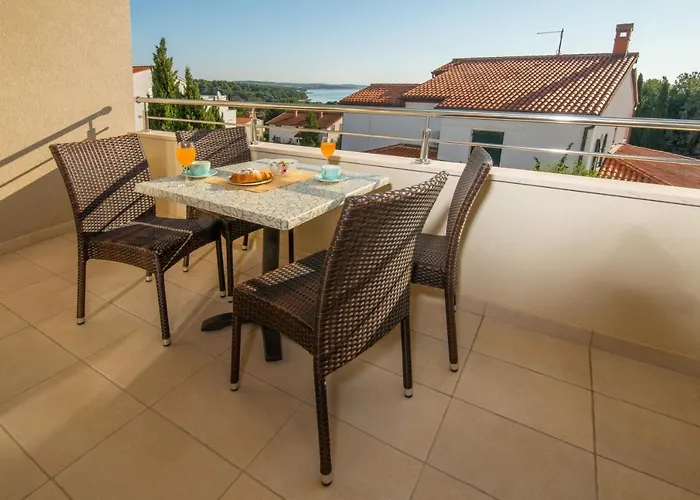 Apartment Oliva Premantura