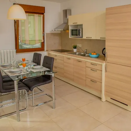 Oliva Apartment *